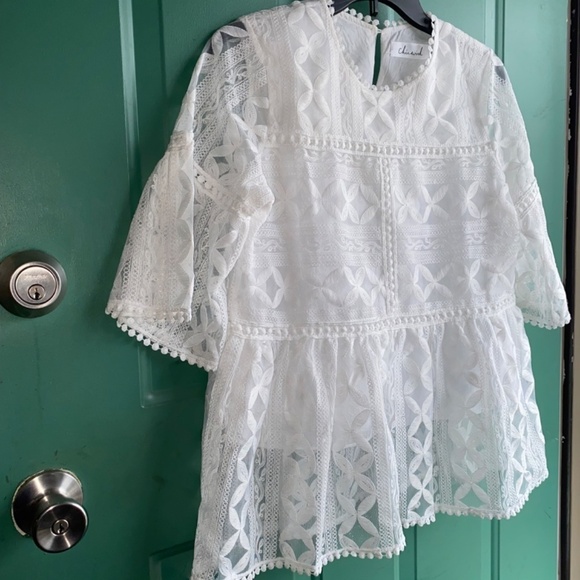 Chickwish size medium white lace top like new - Picture 2 of 9